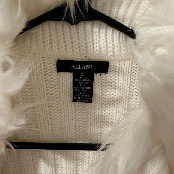 Algani faux fir and knit sweater . - Picture 2 of 2